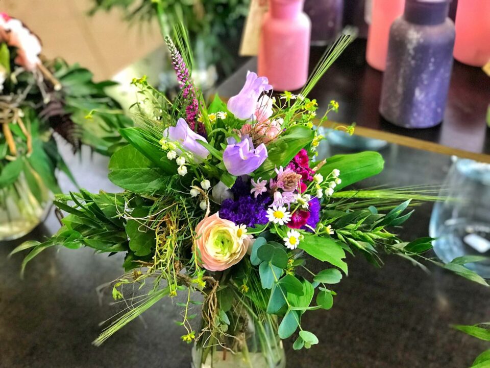 Floristik Blumen & Garten Haberler Ideen mit Blatt und Blüte