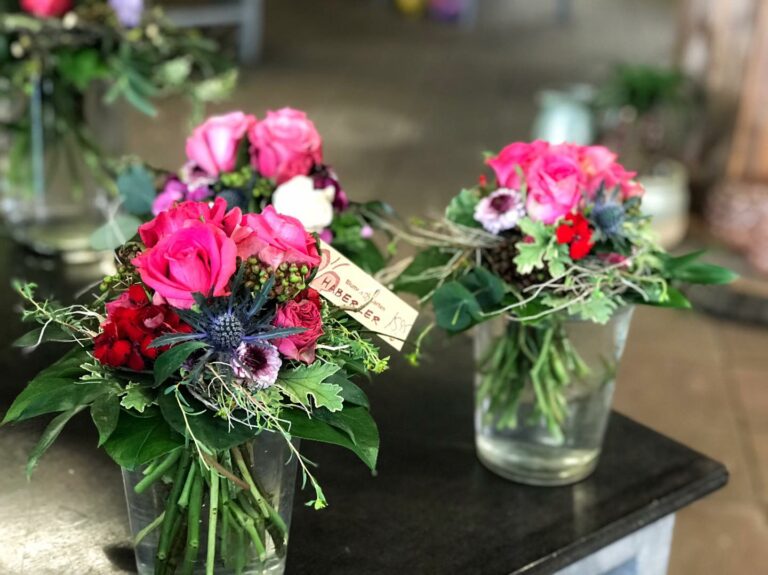 Floristik Blumen & Garten Haberler Ideen mit Blatt und Blüte